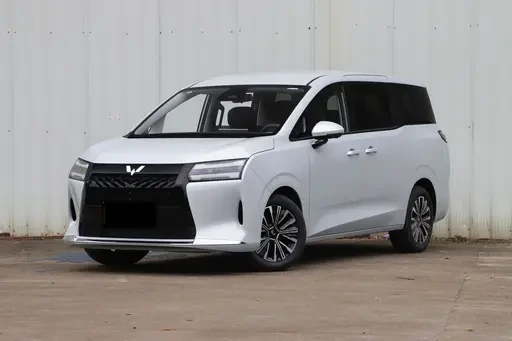Wuling Starlight 730 MPV for Ghana shuttle evaluation
